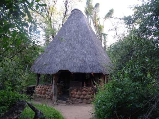 Offene Lodge im Mkhaya Game Reserve